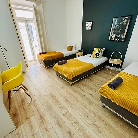 Spacious In Lisbon, Ideal For Tourists אכסניה ליסבון