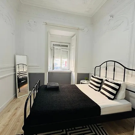 אכסניה Spacious In Lisbon, Ideal For Tourists
