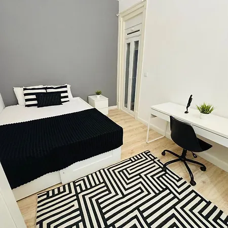 אכסניה Spacious In Lisbon, Ideal For Tourists